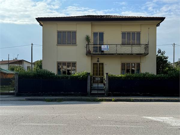 CASA SINGOLA A S. MARTINO DI COLLE UMBERTO