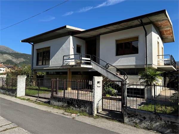 CASA SINGOLA IN CENTRO VITTORIO VENETO